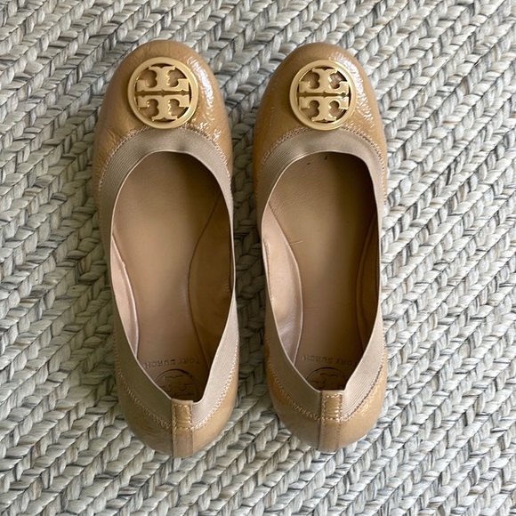 Tory Burch Shoes - Tory Burch nude flats EUC